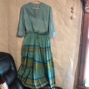 Blouse n skirt. 40. For 2.